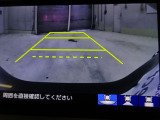 【バックカメラ】運転が苦手な方も車庫入れラクラクです!ギアをリバースに入れれば自動的に切り換わりますので、面倒な操作は不要です♪狭い駐車場もお車を傷つけず安心ですね!