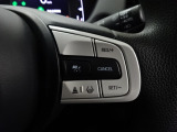【アダプティブ・クルーズ・コントロール】予め設定した車速内でクルマが自動的に加減速。 前走車との適切な車間距離を維持しながら追従走行し、高速道路でのドライバーの疲労を軽減してくれる嬉しい機能付♪