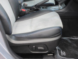 運転席パワーシート 微妙な調節をするならパワーシートじゃないといけませんね。アナタ好みにフィットします!