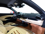 新たなドライビング体験が可能な、APPLE CAR PLAY機能を備え、常に最先端の情報を得られる環境を提供します。