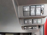 【パワースライドドア】スマートキーや運転席のスイッチでスライドドアの開閉が可能♪電動だから力を入れてドアを開ける必要が無く、小さいお子様でも、重い荷物を持っている時もラクに開け閉めできます