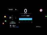 メーターも電気自動車専用。必要な情報をひと目で確認 バッテリの容量がありまだまだ安心して乗れます