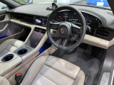 私達は全てのポルシェ認定中古車に対して、111におよぶチェック項目をもとに点検を行い、技術的な問題の有無を確認いたします。