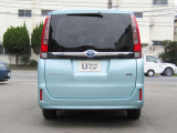 車庫入れが苦手な方も安心してください。バックカメラが付いています!