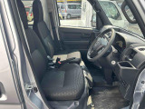 運転席・助手席全体像です