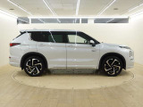 アウトランダー PHEV 2.4 P 4WD 