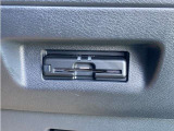 ビルトインETC(埋め込み型)。スッキリと収まっているのが特徴です。音声案内タイプ/アンテナ分離式。納車時には再セットアップ(情報の再登録)を行います。