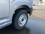 静岡ダイハツでは、約300台の豊富な在庫から、お客様にピッタリの中古車をお選びいただけます。