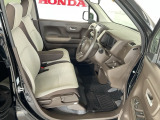 長時間運転しても疲れにくい素材にこだわったフロントシート!