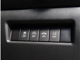 『1台』のお車に対して、3名体制で日々議論を重ね仕入れを行っております。