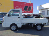 当社理想の中古車は値段の割に良質な物件です。金額が安くて当然な修復歴有の車や走行の多い車・金額は安いけれど諸費用が当社の数倍以上するお店が存在しますが当社は支払い総額で良質な物件を追求します。