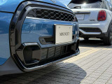 フロントマスクはCOOPER S専用のエアロダイナミクス