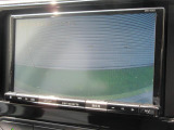 バックカメラも装備しています。気になる後ろの見通しや車庫入れにも大活躍!運転が困難な場所でもしっかりサポート!心強い味方のモニターです。【バックカメラ】付の車って1回乗るとクセになります。