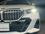 また、BMW正規認定中古車は、エマージェンシーサービスが自動付帯。24時間365日、皆様のカーライフをサポート致します。確かな安心のうえで、「駆けぬける歓び」をご堪能ください。