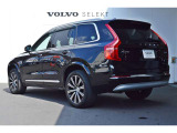 VOLVOの安全機能は前方だけではなく後方も監視しています