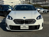 BMWを熟知したメカニックによる、360度の納車前点検。ドイツ本国と同様の教育・訓練を受けたメカニックが徹底的に点検、整備した後にお客様にお引渡しします。