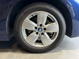 時を経ても深い魅力を放ち続けるBMW。より快適にお乗り頂くためにサポートプログラムをご用意しております。※認定中古車保証は登録日より最長4年間まで延長が可能です。