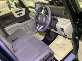 シートはフィット性も良く、楽な運転姿勢を保てます。