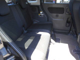 後部座席も広々です!目立った汚れや傷もなく綺麗です!納車の際にはルームクリーニングを実施しております!