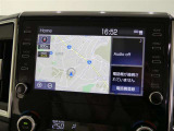 8インチのディスプレイオーディオ装着です。スマホとの通信で様々なサービスが楽しめます。TV視聴にも対応しています。