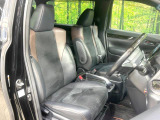 運転席シート廻りは使用感も少なく、良好な状態となっています。前オーナー様が丁寧に使っていたことがよくわかりますね。