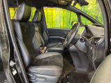 運転席シート廻りは使用感も少なく、良好な状態となっています。丁寧に使われていたことがよくわかりますね。