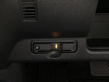 ハンドルの左下にETCがついています。高速道路の料金所の通過も楽々です。 カードの取り出しもしやすい場所についています。