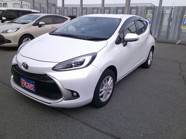 アクア  1.5 Z E-Four 4WD