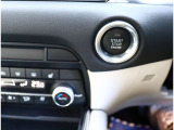 【車屋】として、長く車業界に従事した経験豊富なスタッフが多数在籍しております。