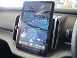 センターディスプレイは12.3インチのサイズとなります 縦型のためナビでは進行方向まで広く見通せます スピードやシフト等の表示もこちらになります