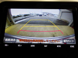バックガイドモニターで、後方を確認しながら安心して駐車することができます。運転初心者も熟練者も必須の機能ですよ!