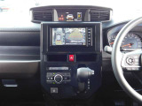 フルセグTV付純正ナビ(NSZT-W68T) Bluetoothオーディオにも対応しています。車両全種いいの様子を映し出すパノラミックビューモニターを装備していますので駐車もスマートにできます。