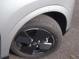 155/65R14タイヤ+専用アルミホイールです。スタッドレスタイヤや各種オプションのご注文も承っております(^^)!