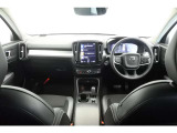 XC40 T4 モメンタム 