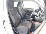 『1台』のお車に対して、こだわって仕入れを行っております。オプション装備装着車となります!