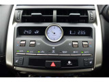 ★運転席と助手席でそれぞれお好みに合わせて温度設定が行えるフルオートエアコンです。外気温や室温、日射量を感知し、吹き出し温度、風量を緻密に制御します