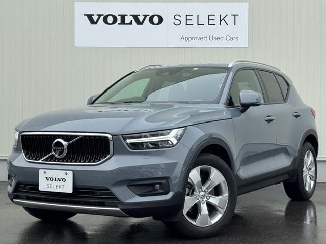 XC40 T4 AWD モメンタム 4WD 