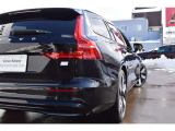 ◆バック/万が一を考え、安全性を重視する方に選ばれているVOLVO車。ドアを開閉するとその重み・厚みに驚くはず