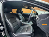 GLAクラス GLA220 4マチック 4WD 本革シート サンルーフ