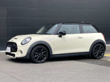 数あるMINI中古車より弊社のお車をご覧頂き、ありがとうございます!弊社はMINI正規販売店であり、整備を整えてからのご納車となりますので安心してお乗り頂けます。もちろん全国にご納車も可能です!