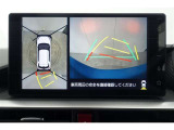 更にバックガイドモニターも付いております、ステアリングと連動してガイドラインでも教えてくれますので車庫入れも安心です!「狭い場所や見づらい場所での車庫入れが苦手!」って方に嬉しい装備です♪