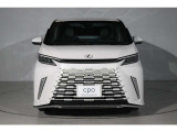 レクサスの厳しい基準とは、まず修復歴の車はございません。初年度7年未満、10万キロ未満など90項目にも及ぶチェックを行い、その基準をクリアした上質なお車だけを展示しております