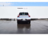 ◆バック/万が一を考え、安全性を重視する方に選ばれているVOLVO車。ドアを開閉するとその重み・厚みに驚くはず