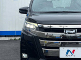 【LEDヘッドライト】悪天候や夜間走行時も良好な視界を確保し安心して運転できる高輝度LEDヘッドライトを装備!点灯速度が早く、消費電力も抑えられています。