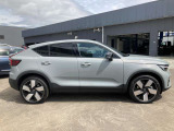 ◆サイド/流麗なプロポーションはVOLVO車の真骨頂。「美しいものと共にありたい」というオーナーの願いを満たします