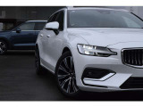 ◆ヘッドライト/VOLVOの代名詞ともいえるTシェイプのライトは、北欧神話のトールハンマーをイメージした意匠です