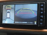パノラミックビューモニター付きです。車両を上から見たような映像をディスプレイオーディオ画面に表示。運転席からの目視だけでは見にくい、車両周辺の状況をリアルタイムでしっかり確認できます。