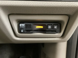 ハンドルの右下にETCがついています。高速道路の料金所の通過も楽々です!。 カードの取り出しもしやすい場所についています。