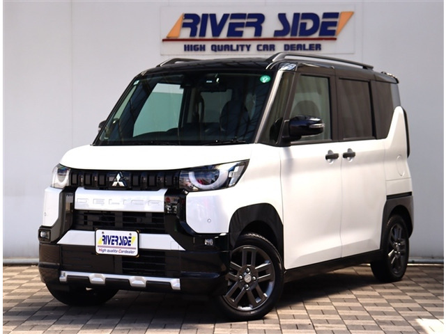 三菱 デリカミニ T プレミアム 4WD