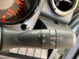 【オートライト】周りの明るさに応じて自動でヘッドライトの点灯・消灯ができる機能です!ライトの付け忘れ・消し忘れなどが無くなり、雨の日や夕方の走行も安心!トンネル通過時も便利ですね♪